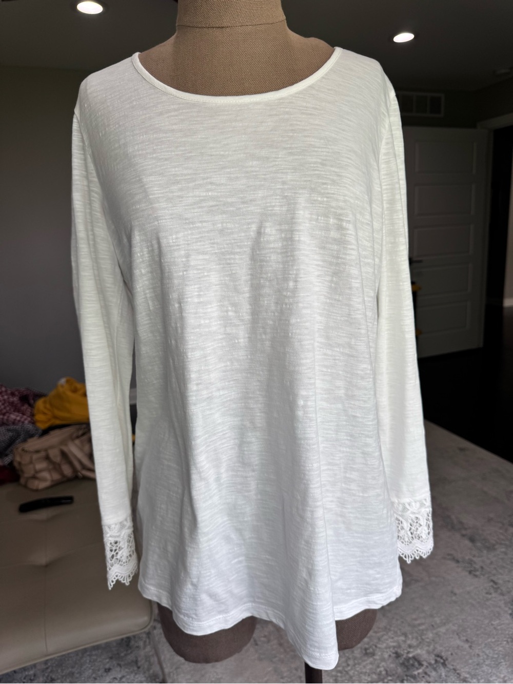 April Cornell Women's White Long-Sleeve Lace Cuff Tee size M